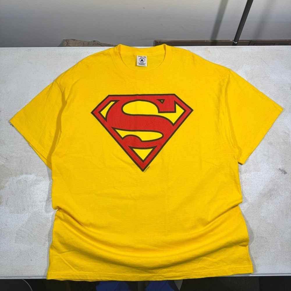 Vintage 2004 Superman T-Shirt L DC Comics Logo Y2K USA